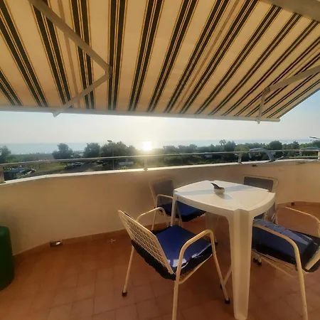 Apartman Lunablu *